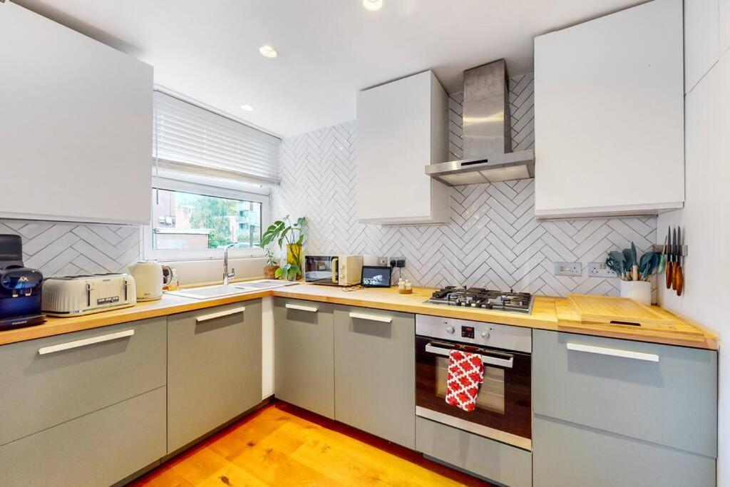 Charming 2-Bedroom Maisonette With Private Garden Londra Dış mekan fotoğraf